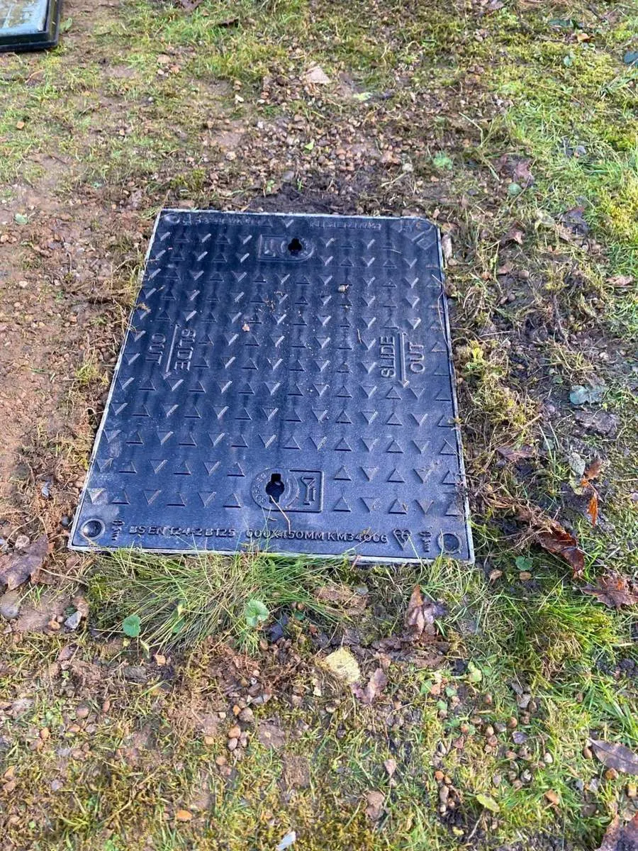 Heavy-duty cover for delivery traffic
